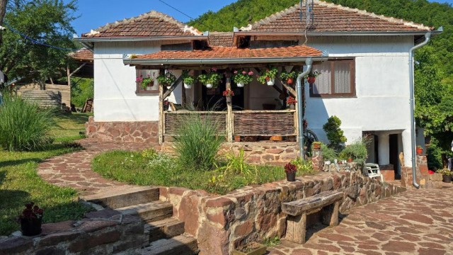 Planinski Dom Šum - Crni vrh